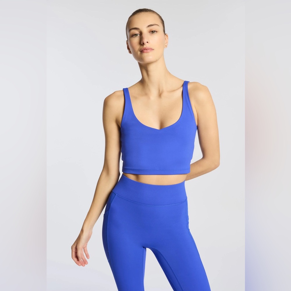 All Access V-Neck Tempo Crop Bra in Cobalt
